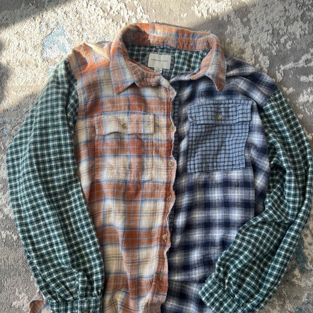 American Eagle Outfitters Multicolor Plaid Shirt